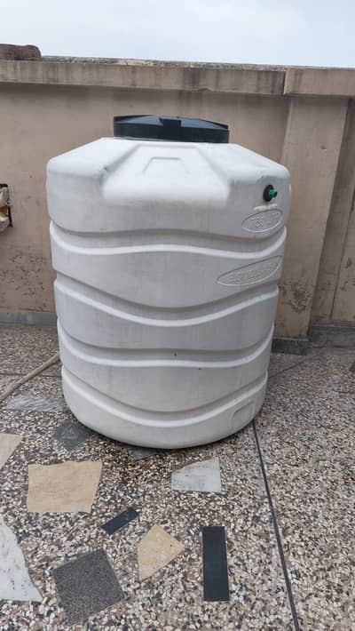Water Tank for Sale – Excellent Condition – Rs. 9,000