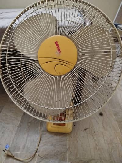 royal bracket fan