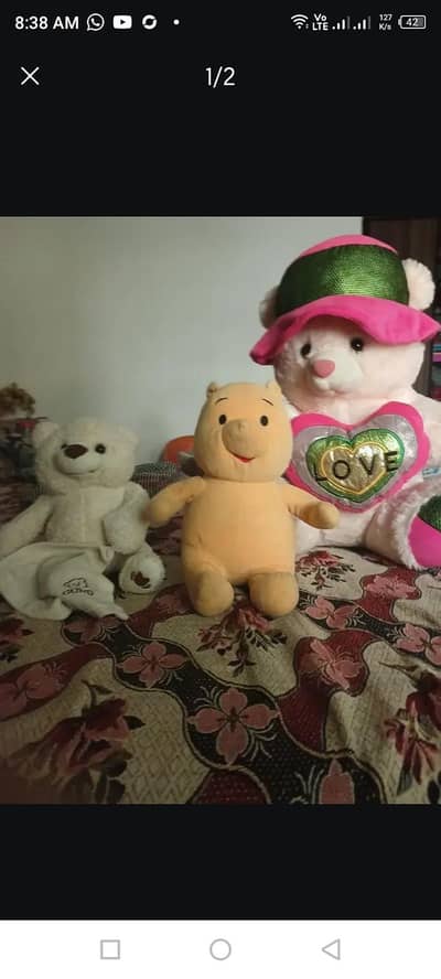 I m selling  three teddy bears only for 2000