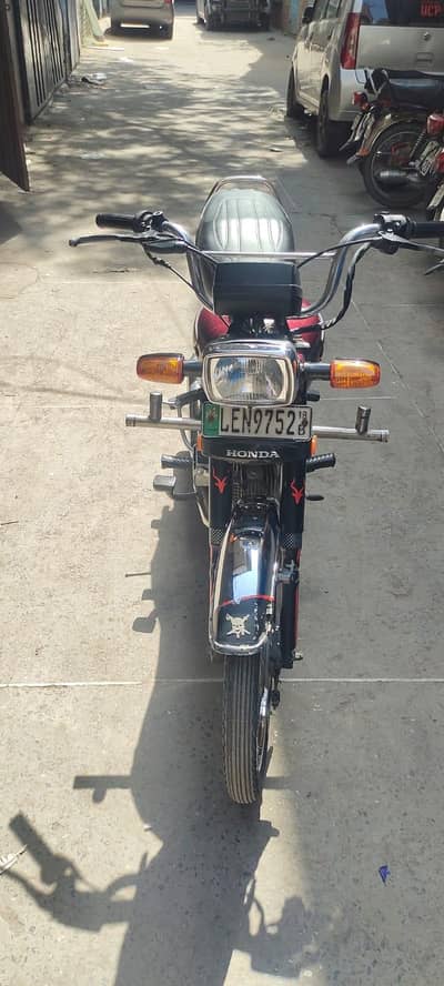 Honda cd 70 . . . . madal 218. . . . . . 03211711030. . . just cal