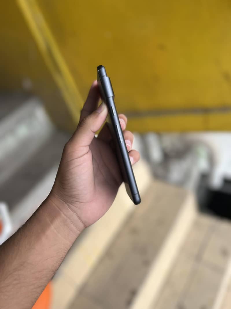 Google Pixel 7 4