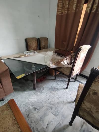 Dining table and 6 chairs for sale
