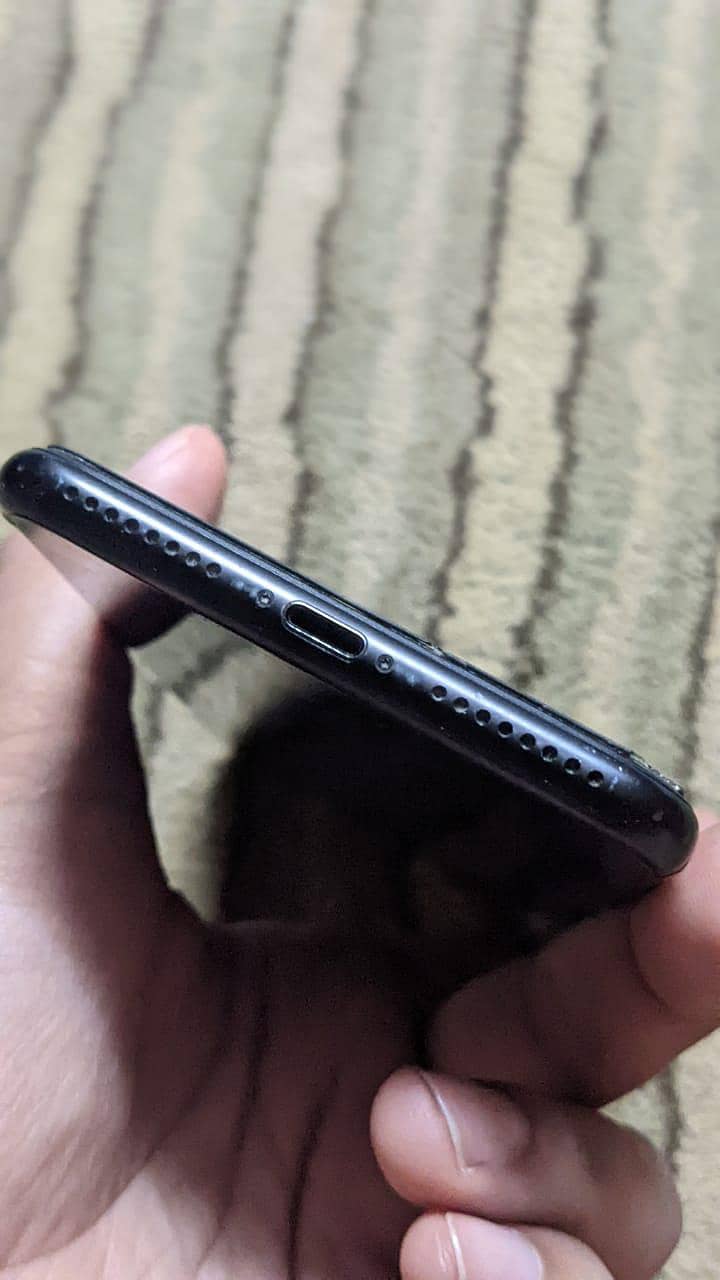 Apple iPhone 7 Plus 5