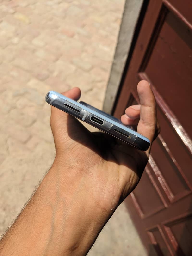 google pixel 8 pro 2
