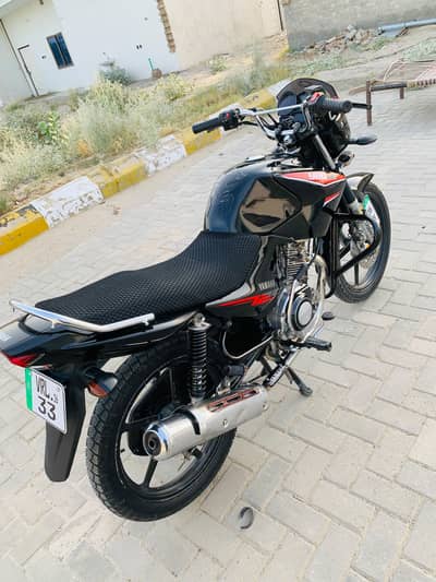 YAMAHA YBR 2016