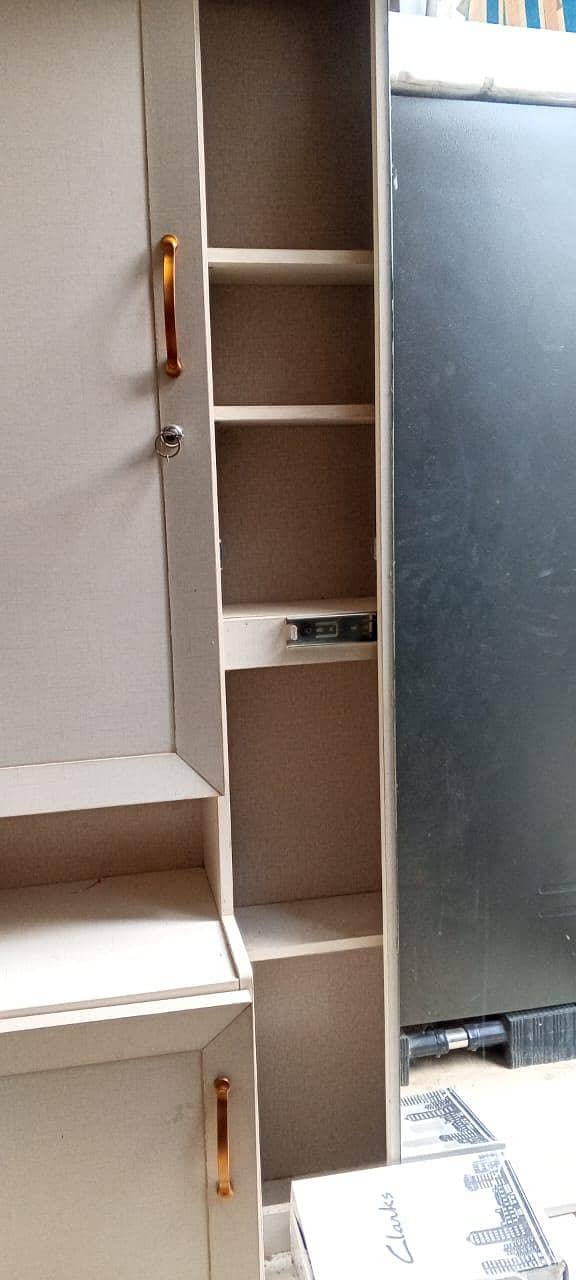 Dressing table 3