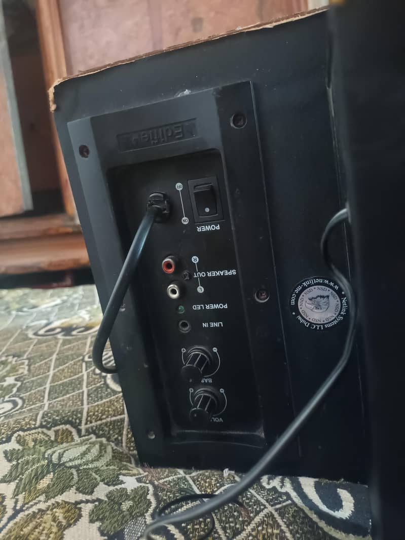 speakers 1