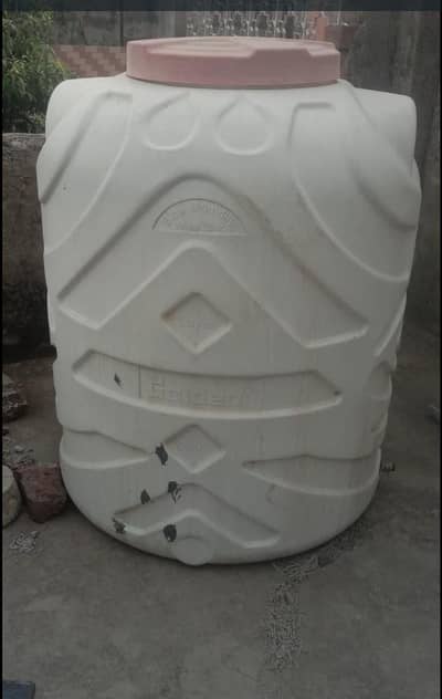 water tank condition used full and lickij