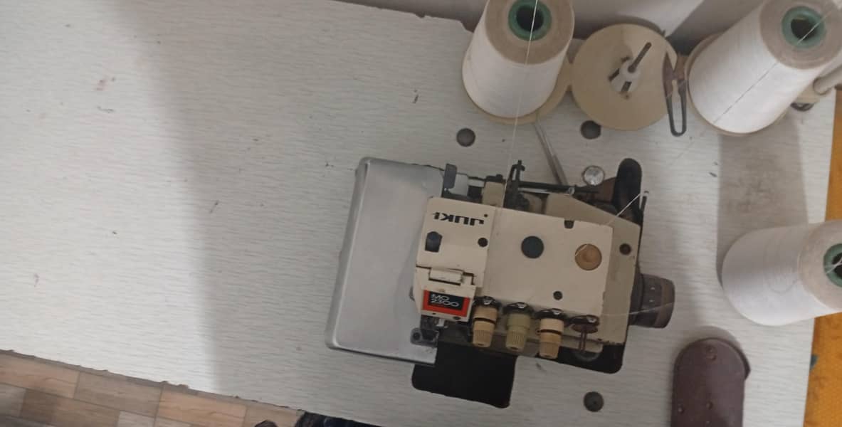 overlocker machine 1