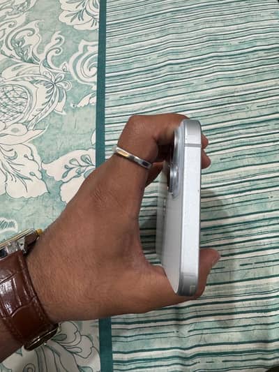 Apple iPhone 15 plus