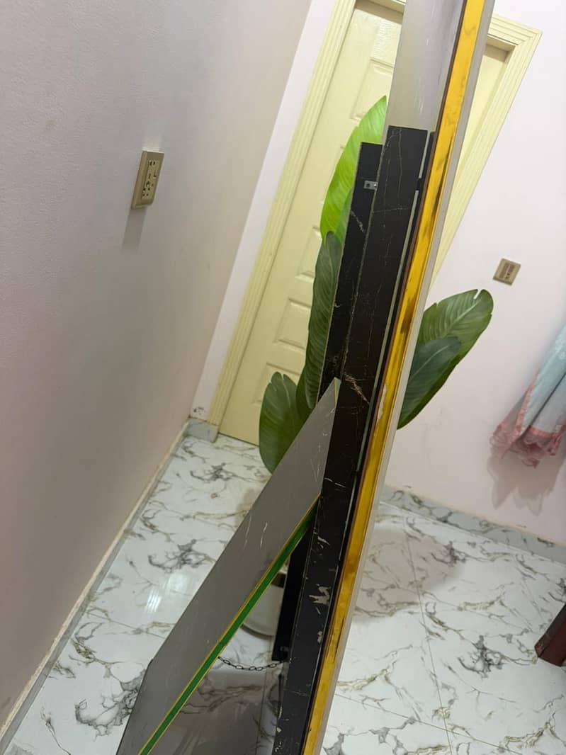 miror 4