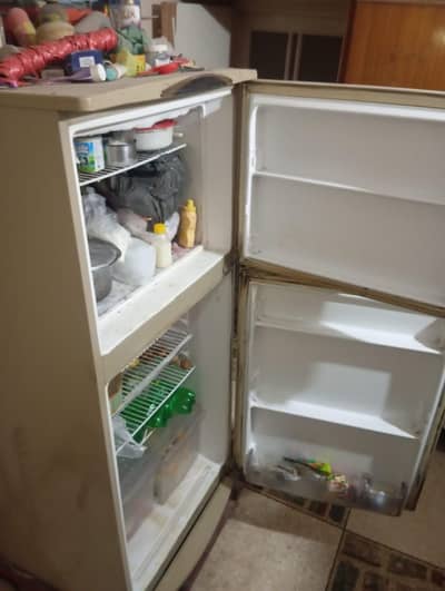 FULL SIZE FRIDGE FOR SALE COOLING BEHTREEN