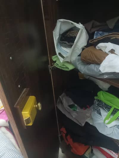 only 6 mnth used cupboards,,sell due to shifting