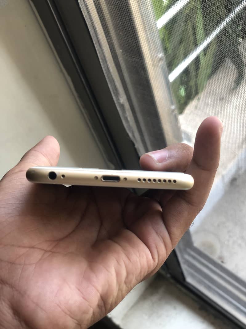 Apple iPhone 6S Plus 2