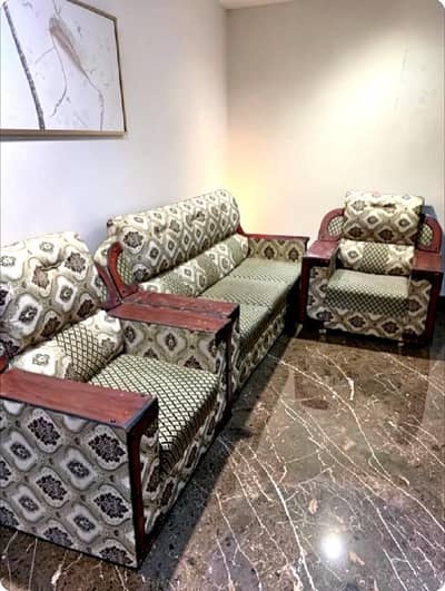 5 Seater Sofa In New Condition