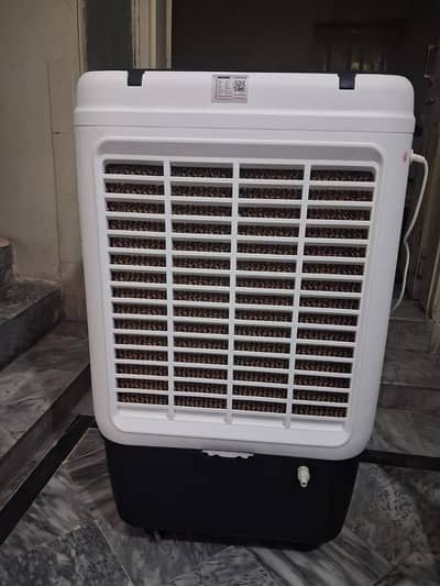 10 days used new cooler fo sale