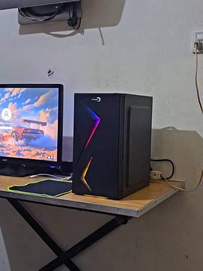 Intel Core i5 Desktop PC with 24-Inch Monitor