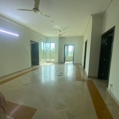 Investor Price 3Bed Soiciues Apartment Available For Sale F-11 Islamabad*