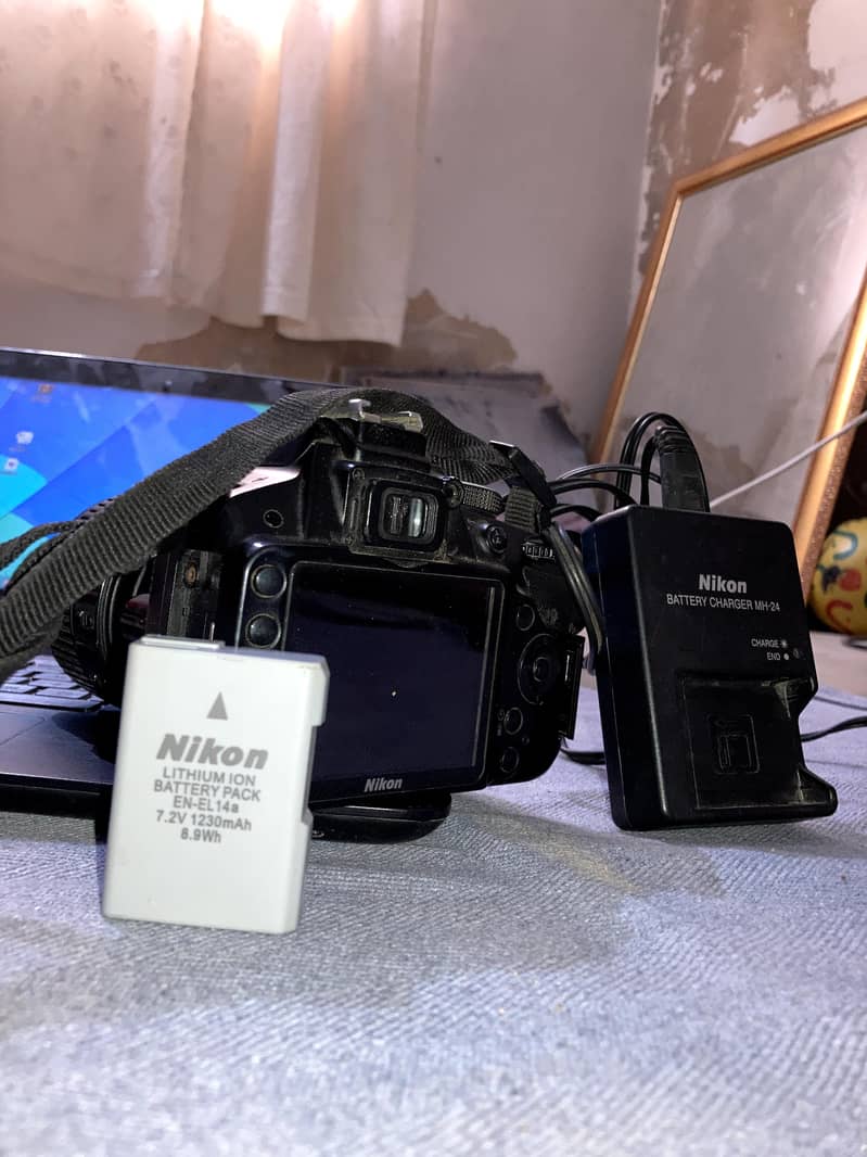 DSLR camera 11