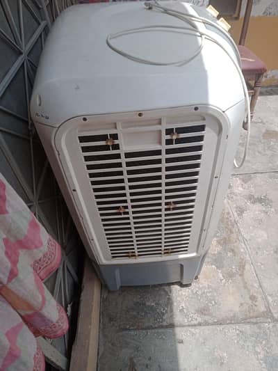 10by10 good condition all ok bilkul thk ha