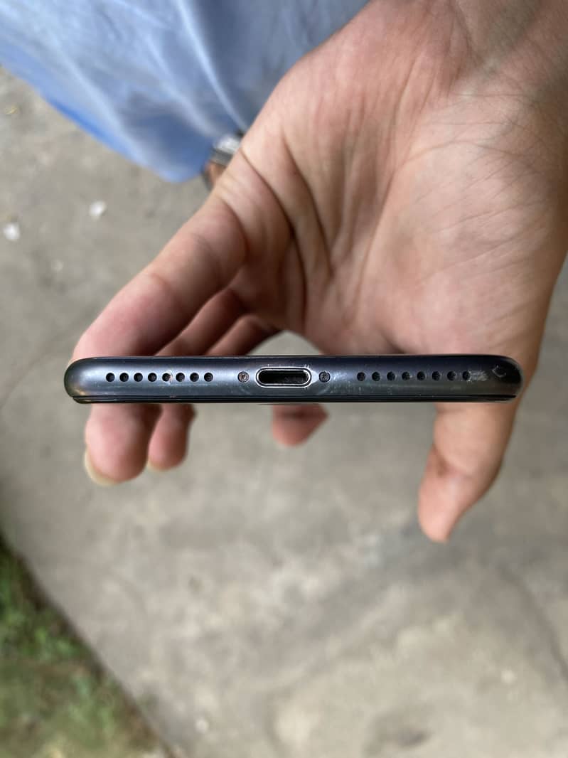 Apple iPhone 8 Plus 2