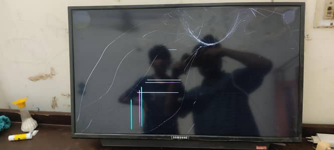 32 inches LCD penal toota hy
