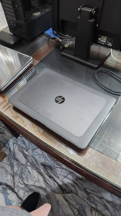 Hp zbook 15 g4 | i7 7th Hq | 8gb ram | 256nvme