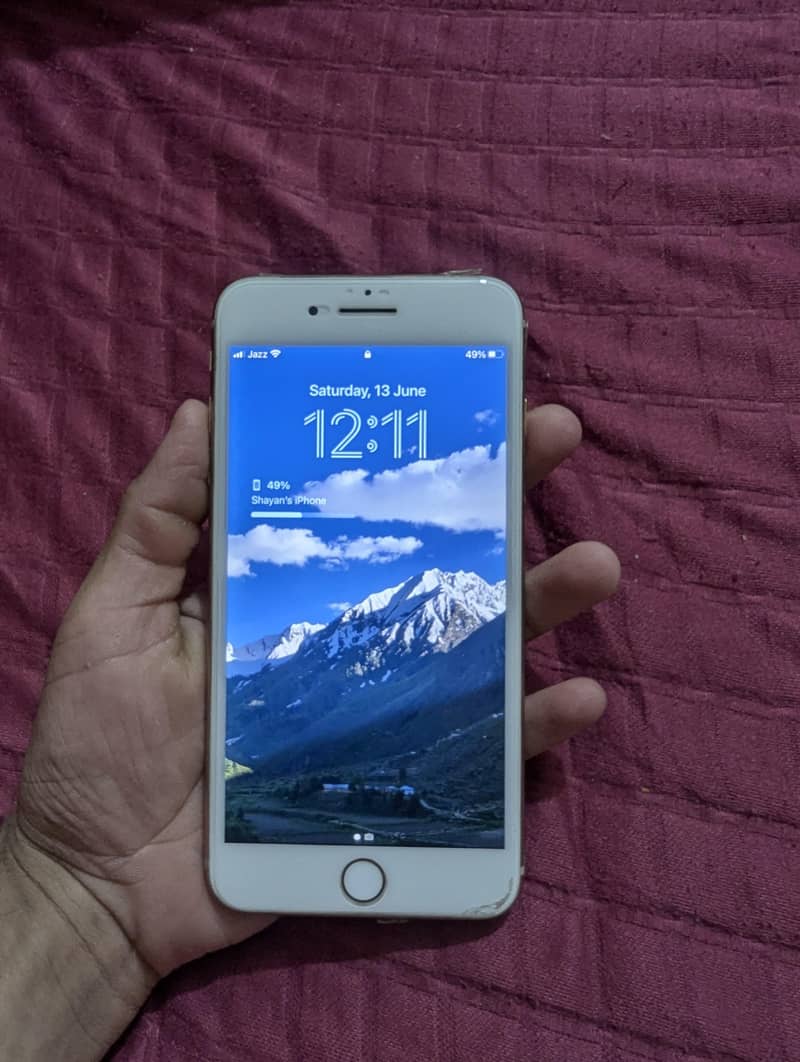 Apple iPhone 8 Plus 4
