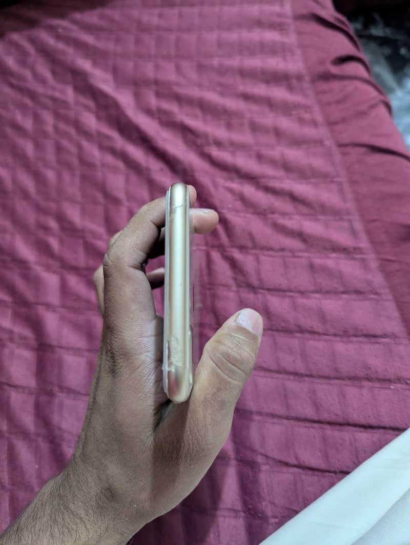 Apple iPhone 8 Plus 5
