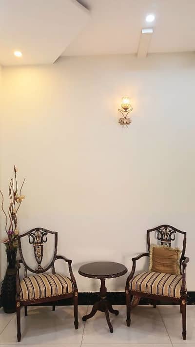 room chairs with table