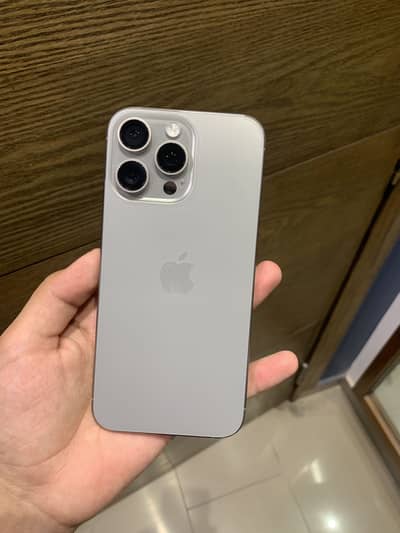 iPhone 15 Pro Max JV