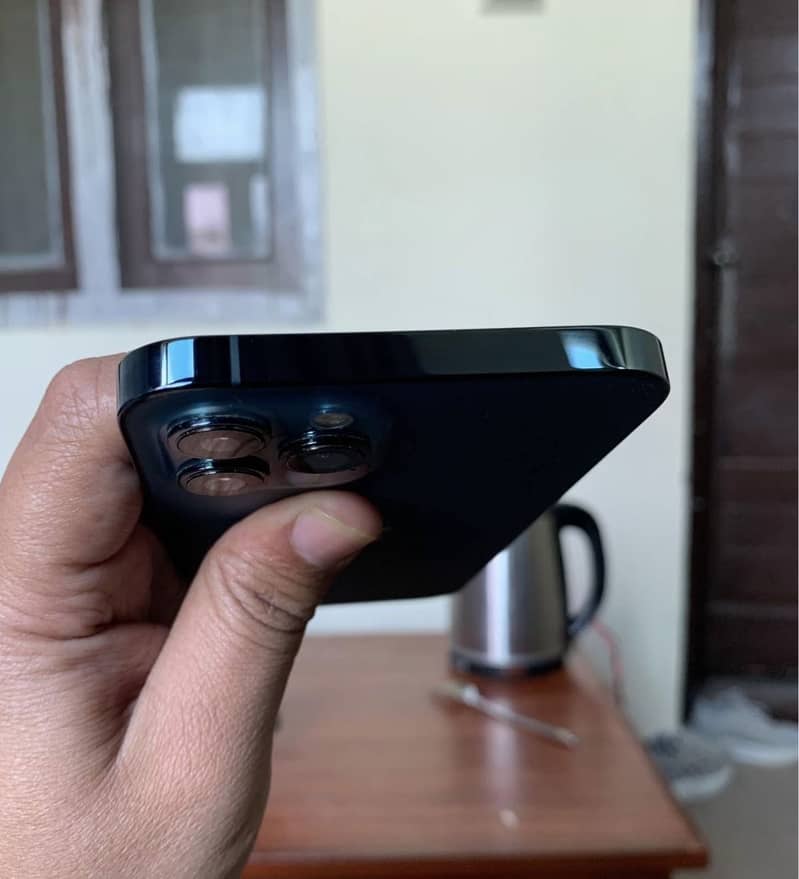 Iphone 12 pro max 2