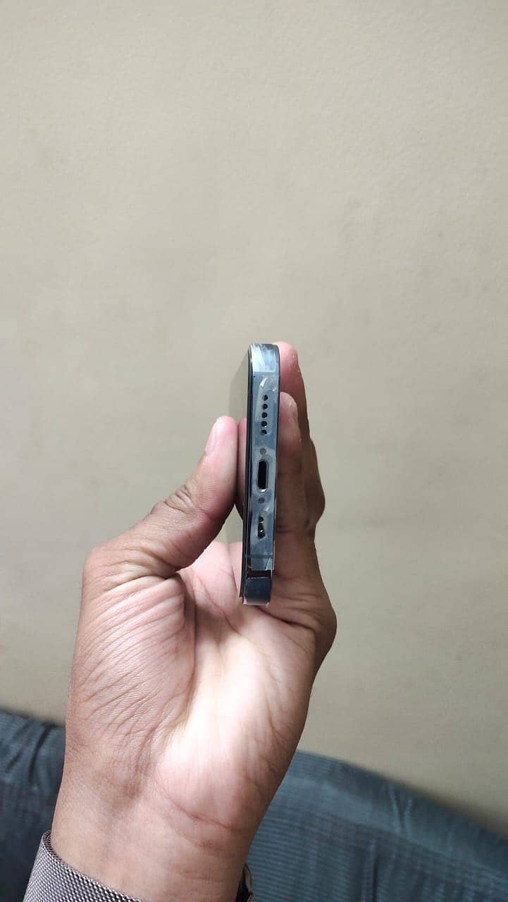 IPhone 13 Pro JV 6