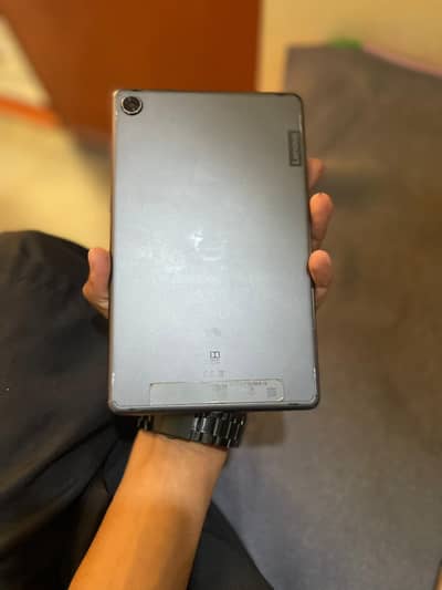 LENOVO M8  TAB