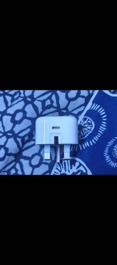 IPhone 20w genuine adapter 100%