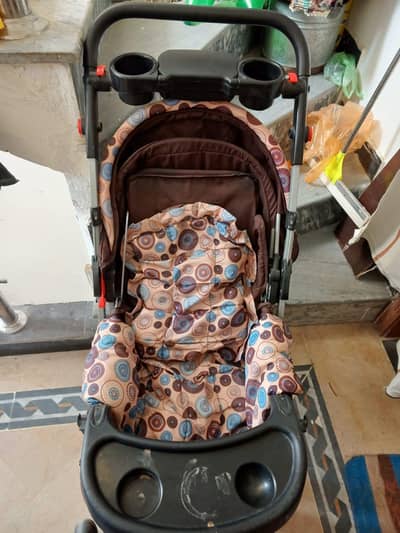 Foldable baby stroller pram, 6 tyres.