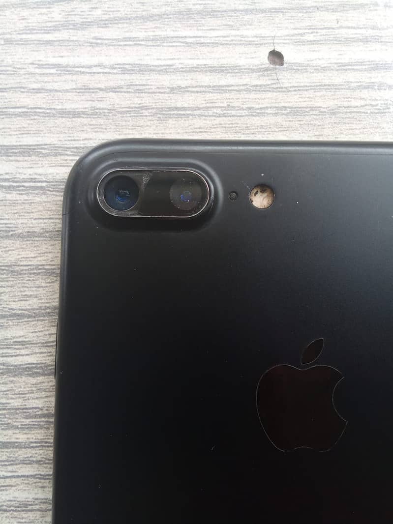 Apple iPhone 7 Plus 8