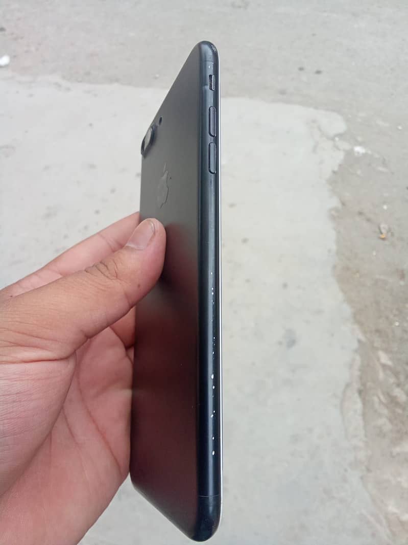 Apple iPhone 7 Plus 10