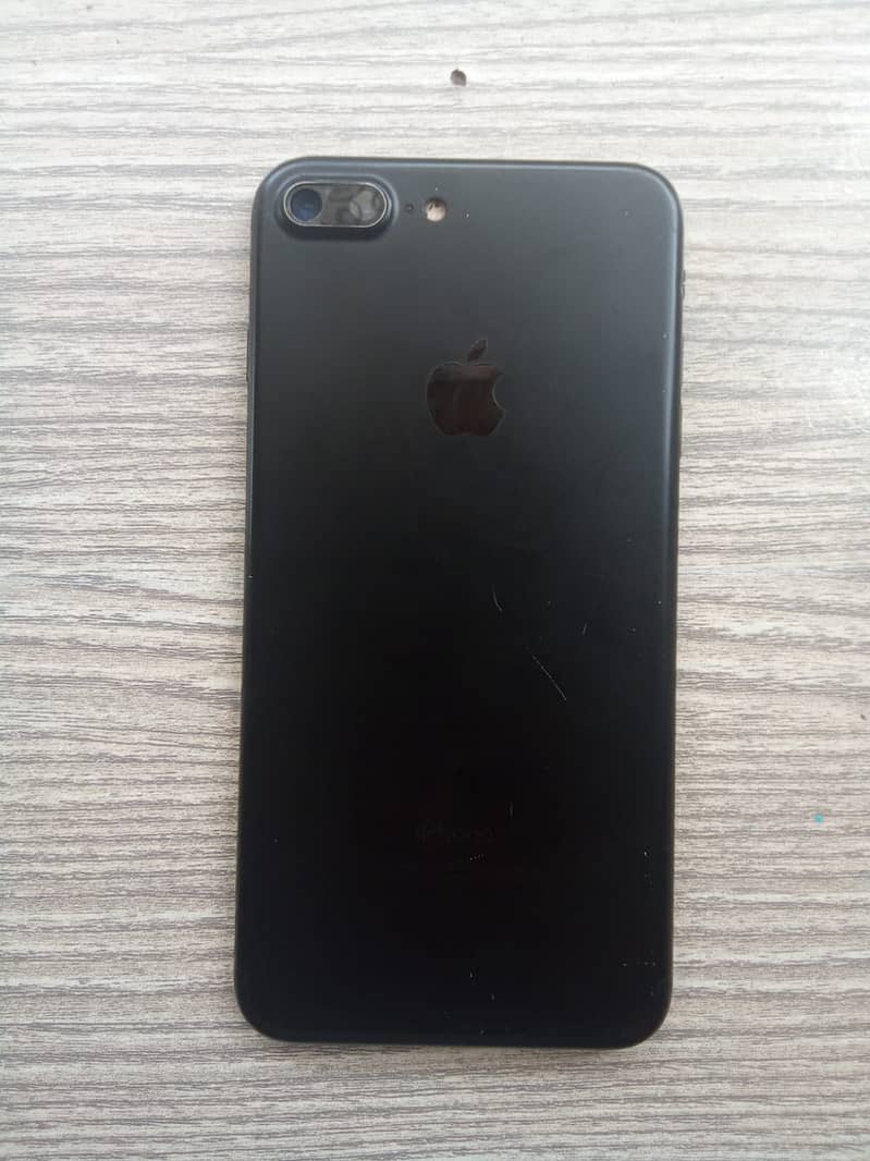 Apple iPhone 7 Plus 11