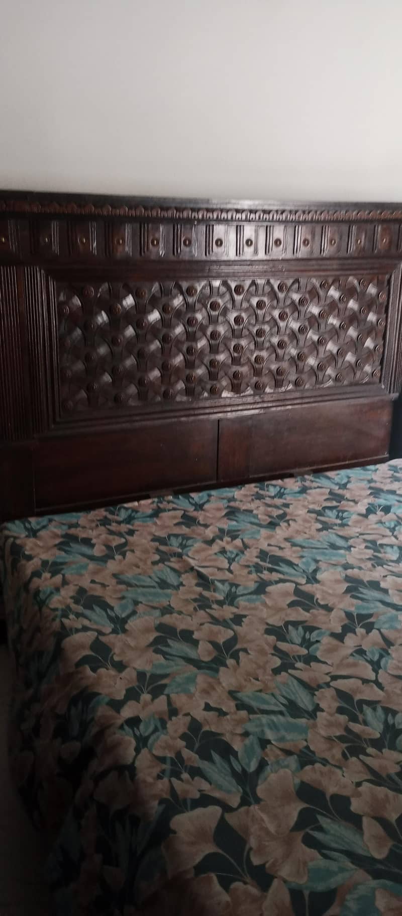 bed set and dressing table 3