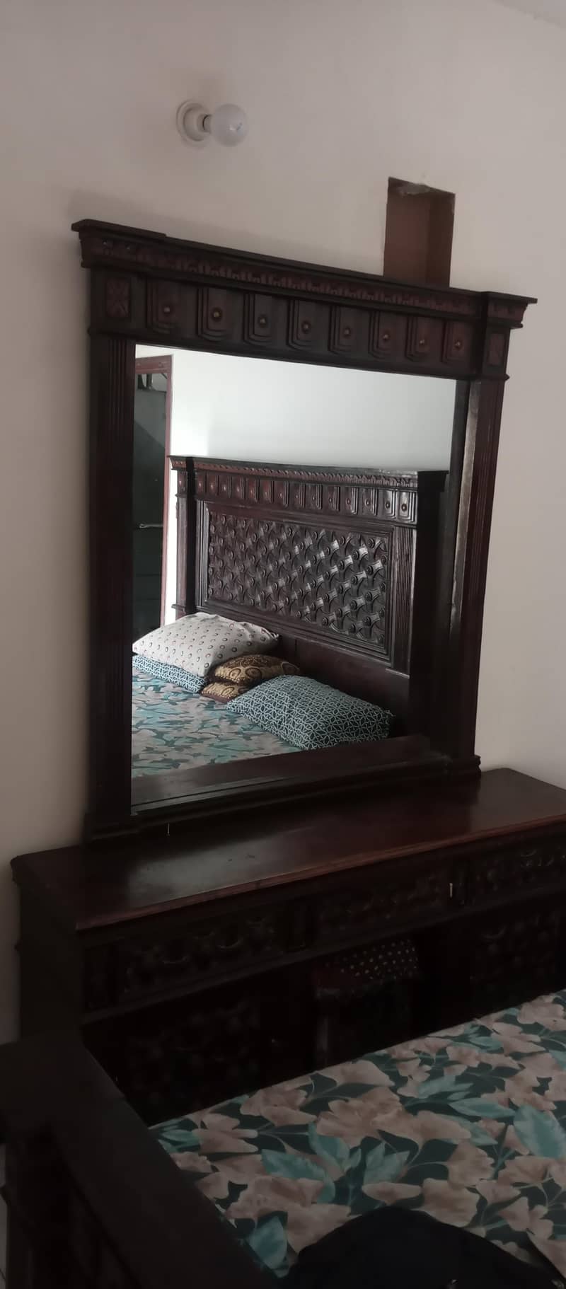 bed set and dressing table 5