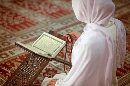 Online Quran qira'at and tajweed female Tutor
