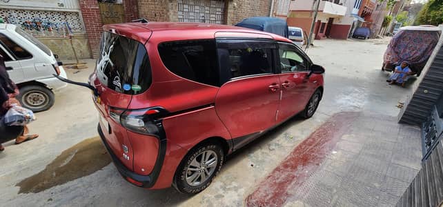 Toyota Starlet 2016
