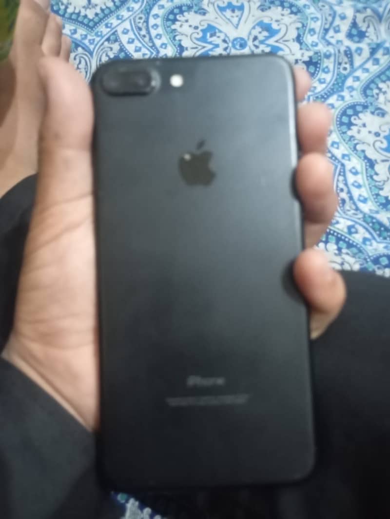 Apple iPhone 7 Plus 1