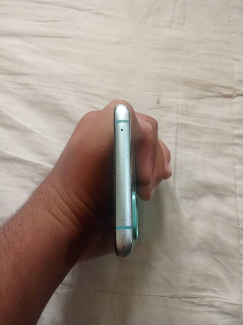 One Plus 8T 4