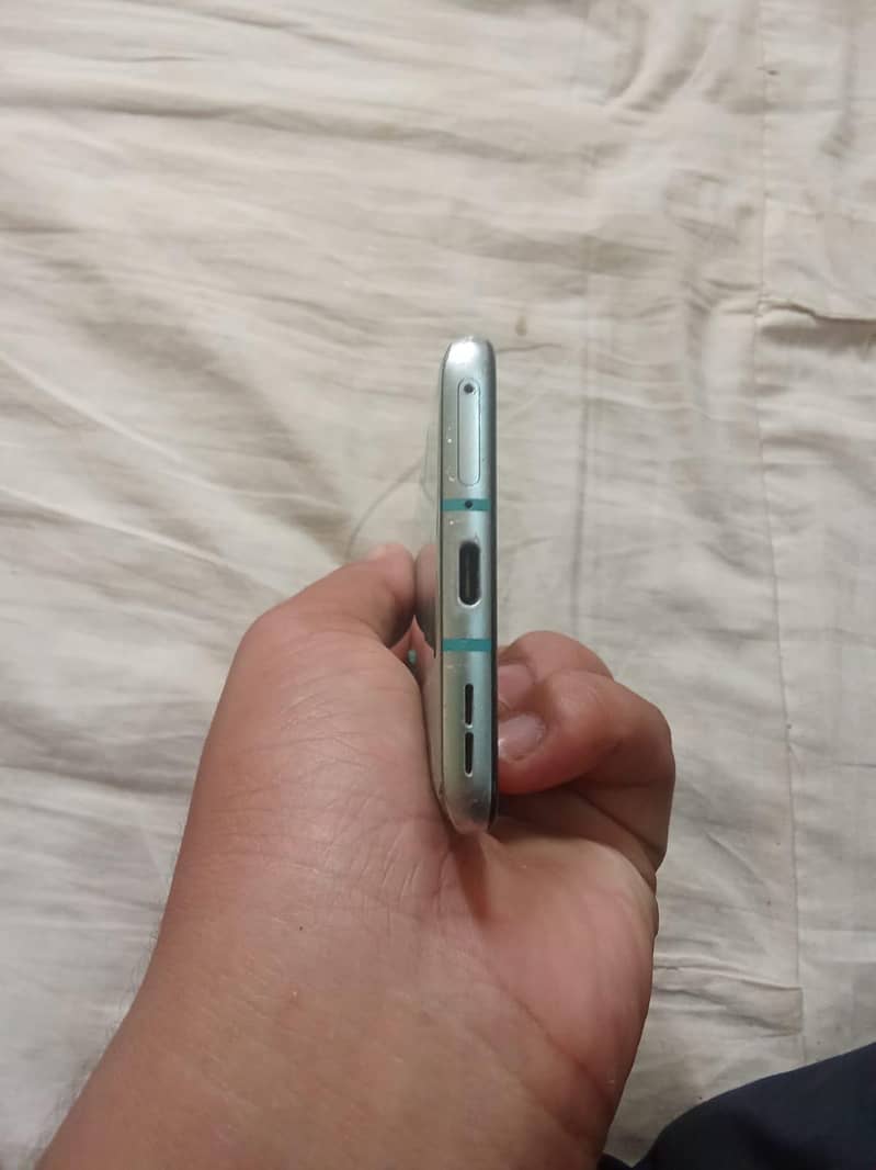 One Plus 8T 6