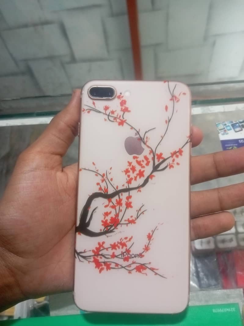 Apple iPhone 8 Plus 0