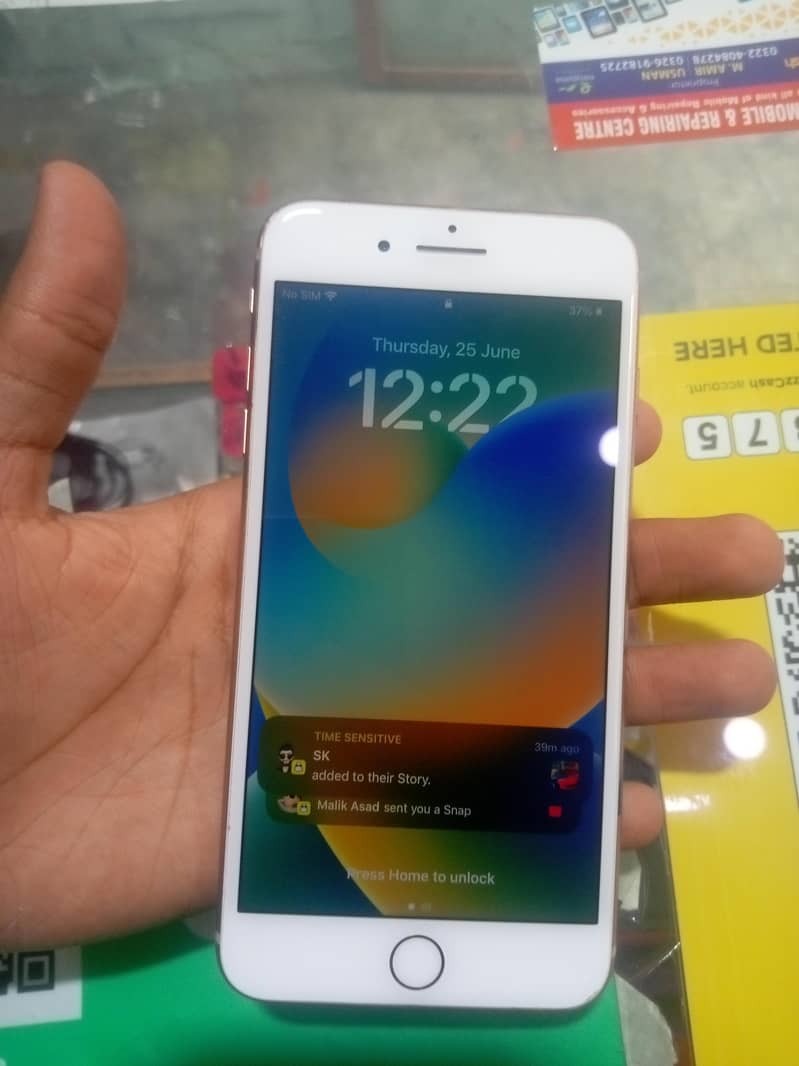 Apple iPhone 8 Plus 1