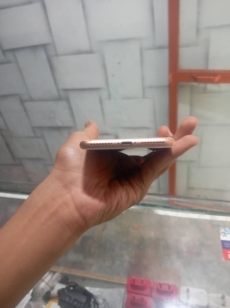 Apple iPhone 8 Plus 2