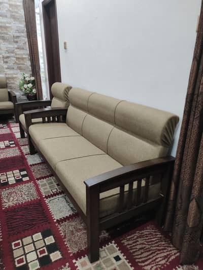 5-seater sofa set with center table
